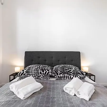 Modern Hidden Oasis In Apartment *