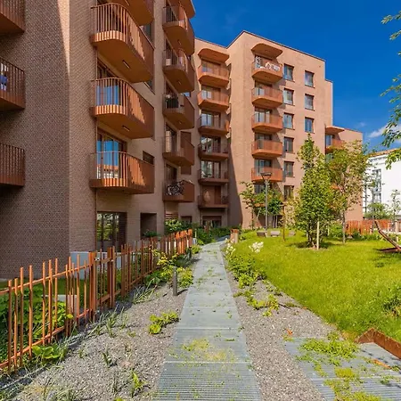 Modern Hidden Oasis In Lägenhet